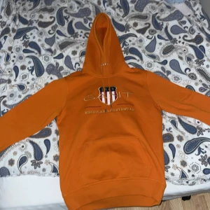 Gant hoodie  - Använd max 2 gånger Haft sedan julafton 2021
