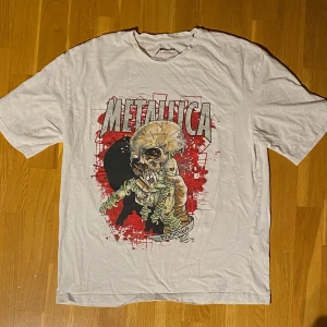 Metallica T-shirt - Metallica T-shirt i bra skick  