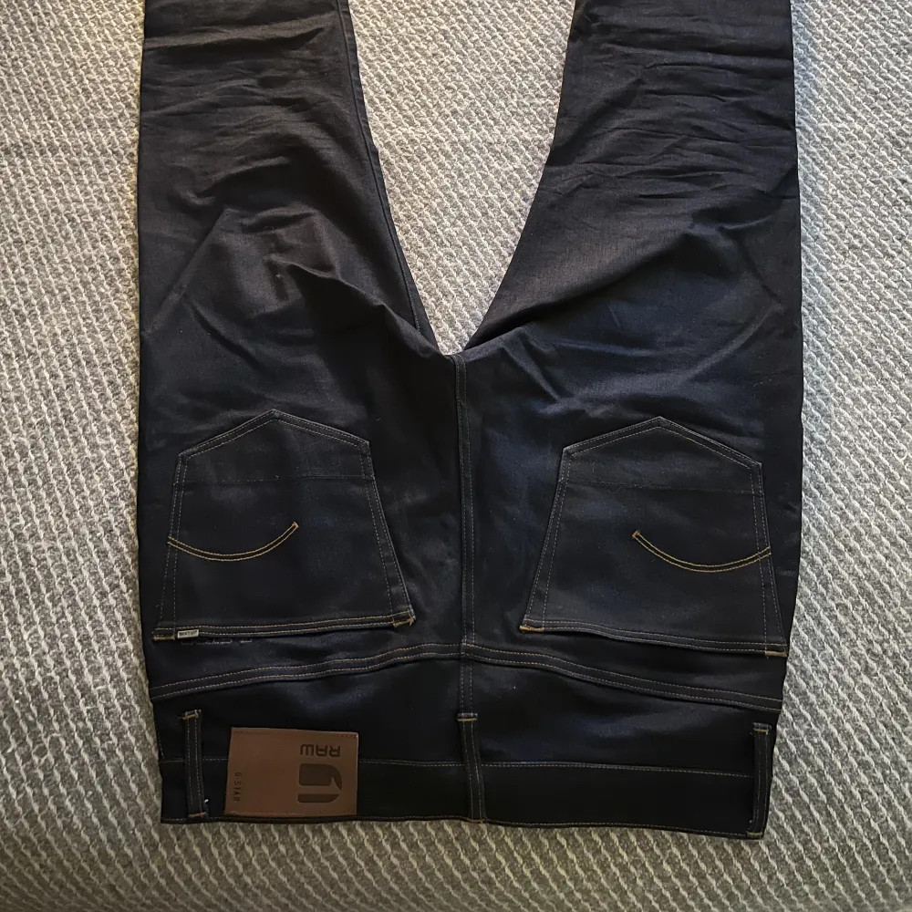 Helt oanvända G-Star Raw Jeans. . Jeans & Byxor.