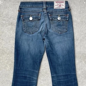 True religion jeans - Snygga true religion jeans. För små för mig så säljer de. De är i bra skick och jätte snygga