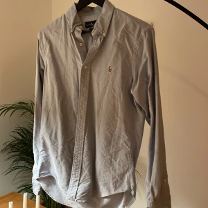 Ralph Lauren skjorta - Ljusblå Ralph Lauren skjorta, storlek M