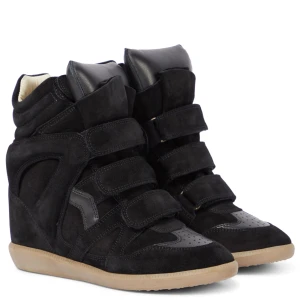 isabel marant skor - säljer nu mina favorit skor som jag bara använt ett fåtal gånger men är inte säker på om jag vill sälja de beror på vad nu kan lägga för bud, kom privat för fler bilder 💕