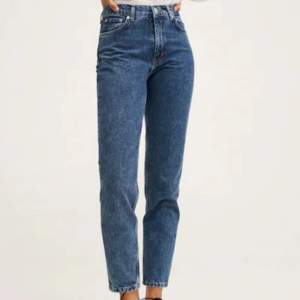Mörkblåa jeans i storlek 34/XS köpta ifrån Mango som aldrig är använda 💕