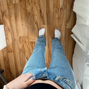 Jeans - Super fina och sköna jena från Weekday. Super fin färg nu till sommaren☀️💖