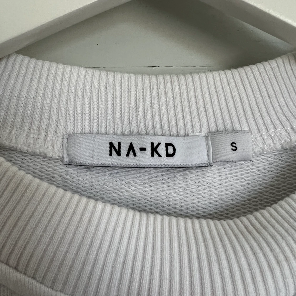 Vit tröja storlek S - 90