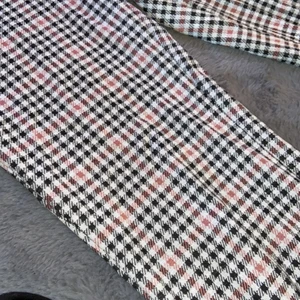   - Jag säljer dessa sköna byxor från H&M. De är storlek M men passar bra för mig som även har S. Skriv till mig privat om du är intresserad!