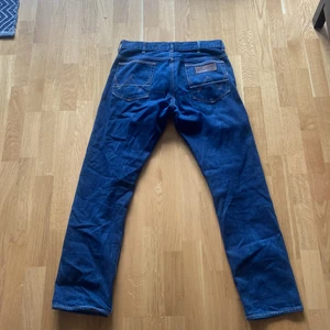 Jeans - Säljer dessa då jag aldrig använder dom, ganska bra skick. Fick dom av min morsas kompis.