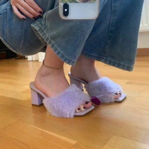 Klackar  - Säljer denna supersöta skor från primark som tyvärr va för stora:( nyskick med lappen kvar!!!  💞 köparen står för frakten men jag möter även upp i Lund💞