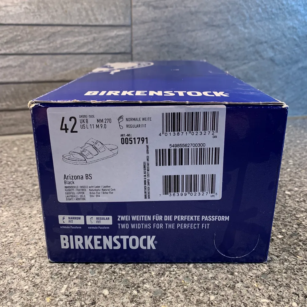 Birkenstock Arizona i nyskick  Normal vidd Knappt använda då de är en storlek för stora för mig. Kan även skickas med frakt! . Skor.