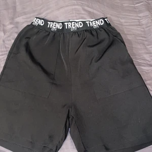 Ett par shorts från SHEIN, aldrig haft på mig de köpte de fast jag tyckte inte om dem  - Shorts som man kan ha på sig i sommaren 