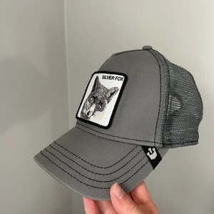 Keps ”Silver Fox”  - Keps från märket Goorin Bros, köpt i somras, sällan använd nypris 400kr, säljer billigt vid snabb affär. Skriv för intresse så kan pris diskuteras 