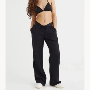 Linnebyxor från HM - Helt nya i storlek s, beställde 2 storlekar när jag var utomlands och hann skicka tillbaka. 