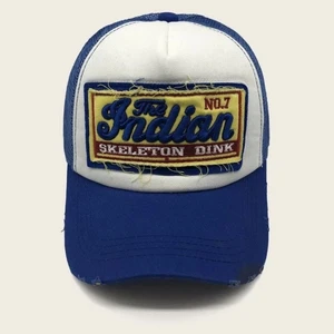 Keps - Snygg blå keps som passar perfekt nu till sommaren! Köparen står för frakten! Köpt för ett tag sen secondhand men aldrig använd💙💙💙