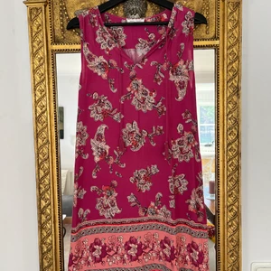 Mönstrad sommarklänning - Härlig skön sommarklänning, perfekt på stranden?! Stl S, Viskos. Utan anmärkningar på skicket 🌷 120 kr inkl spårbar frakt