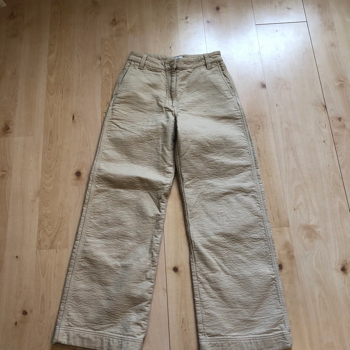 Weekday lågmidjade byxor - 90