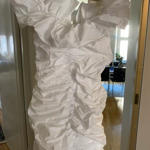 Klänning från Zara - Klänning från Zara - perfekt till studenten! 