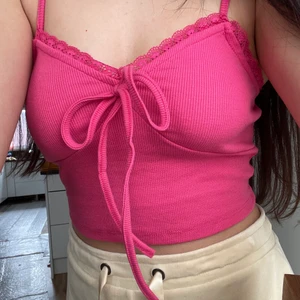 Söt topp💓 - Söt topp till sommaren💓 köpt från SHEIN men är i bra kvalitet, knappt använd 💓