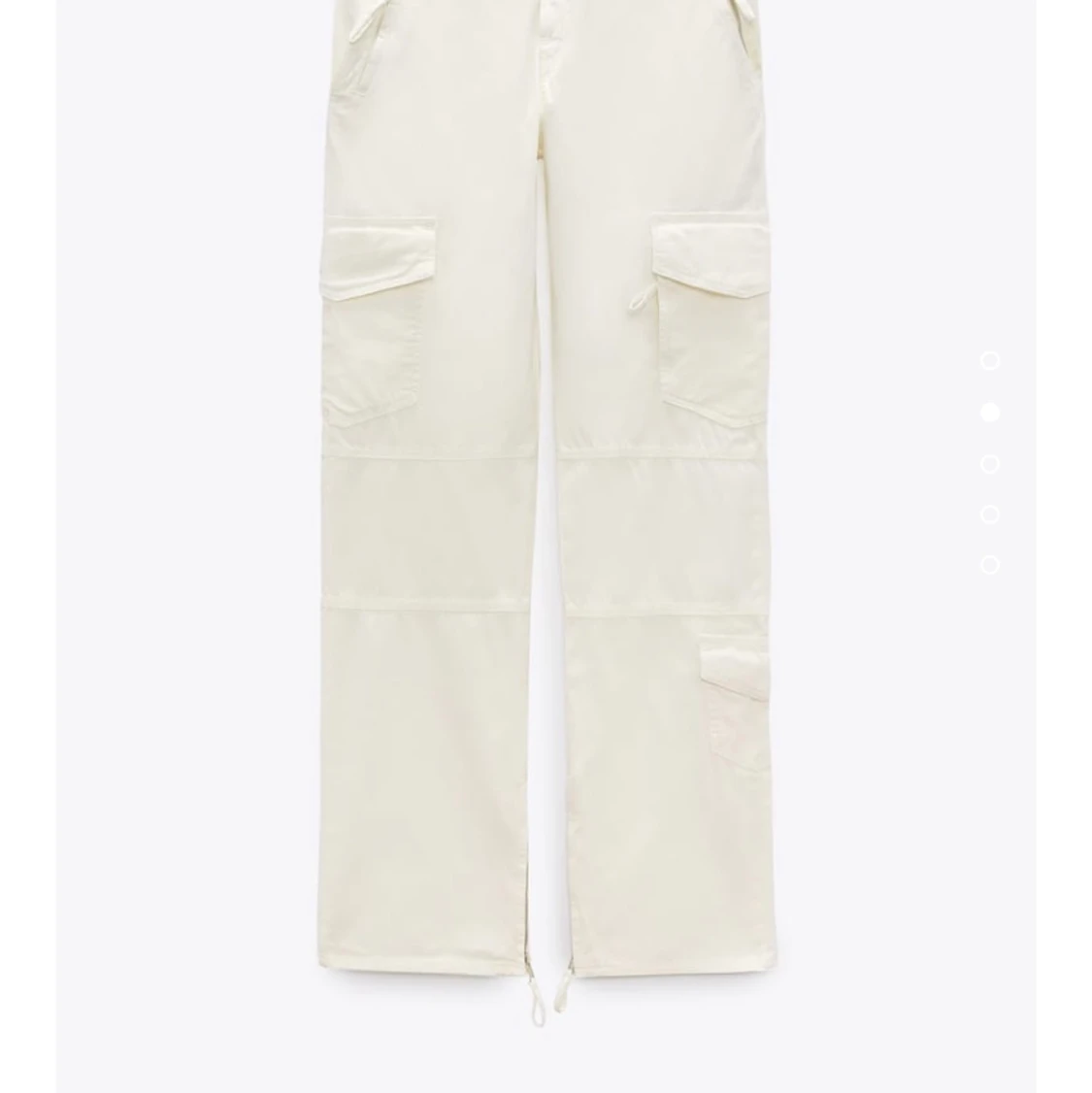 Slutsålda Cargo byxor från zara - 90