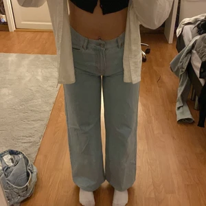 Jeans  - Säljer min jeans från junkyard aldrig använt/ större en vad storleken är 