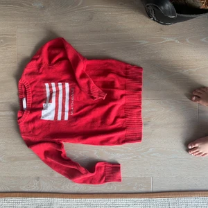 Tröja från North Sails - En tröja från North Sails mysig att ha en sval sommarkväll. Det står att den är storlek XL men känns som en M. Köpare står för fraktkostnad