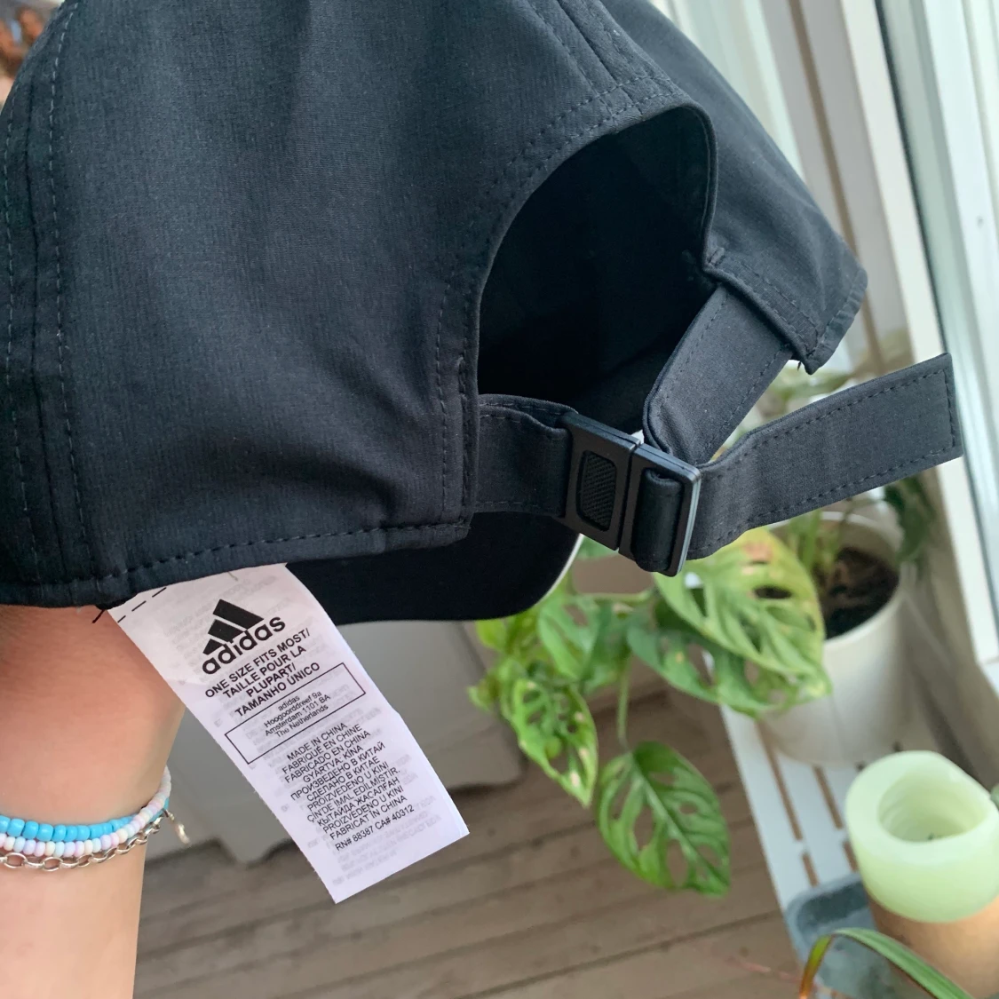 oanvänd adidaskeps - 90