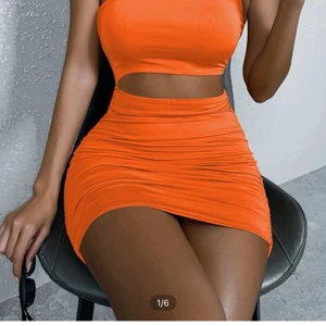 Klänning  - En helt ny as snygg klänning inför sommaren! Helt ny! Säljer pga att jag tyckte den var lite liten vid brösten! Nypris 149kr!