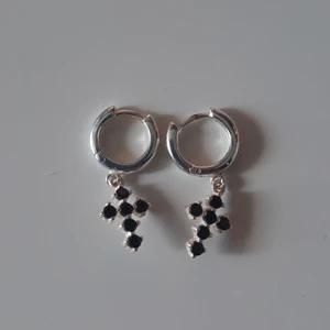 Örhängen från Safira - Örhängen från Safira i äkta sliver. Oanvända.