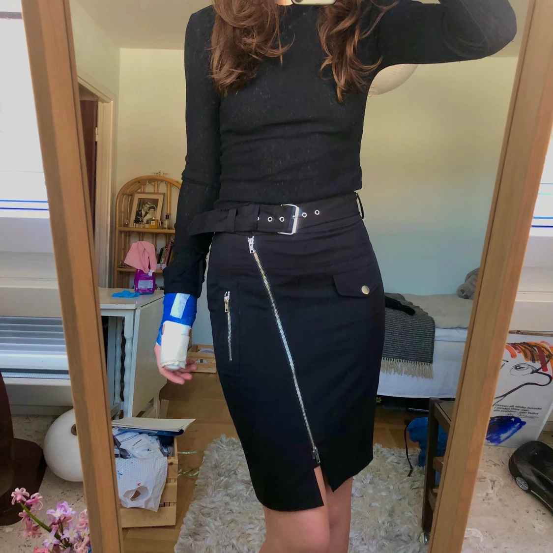 Svart zip kjol