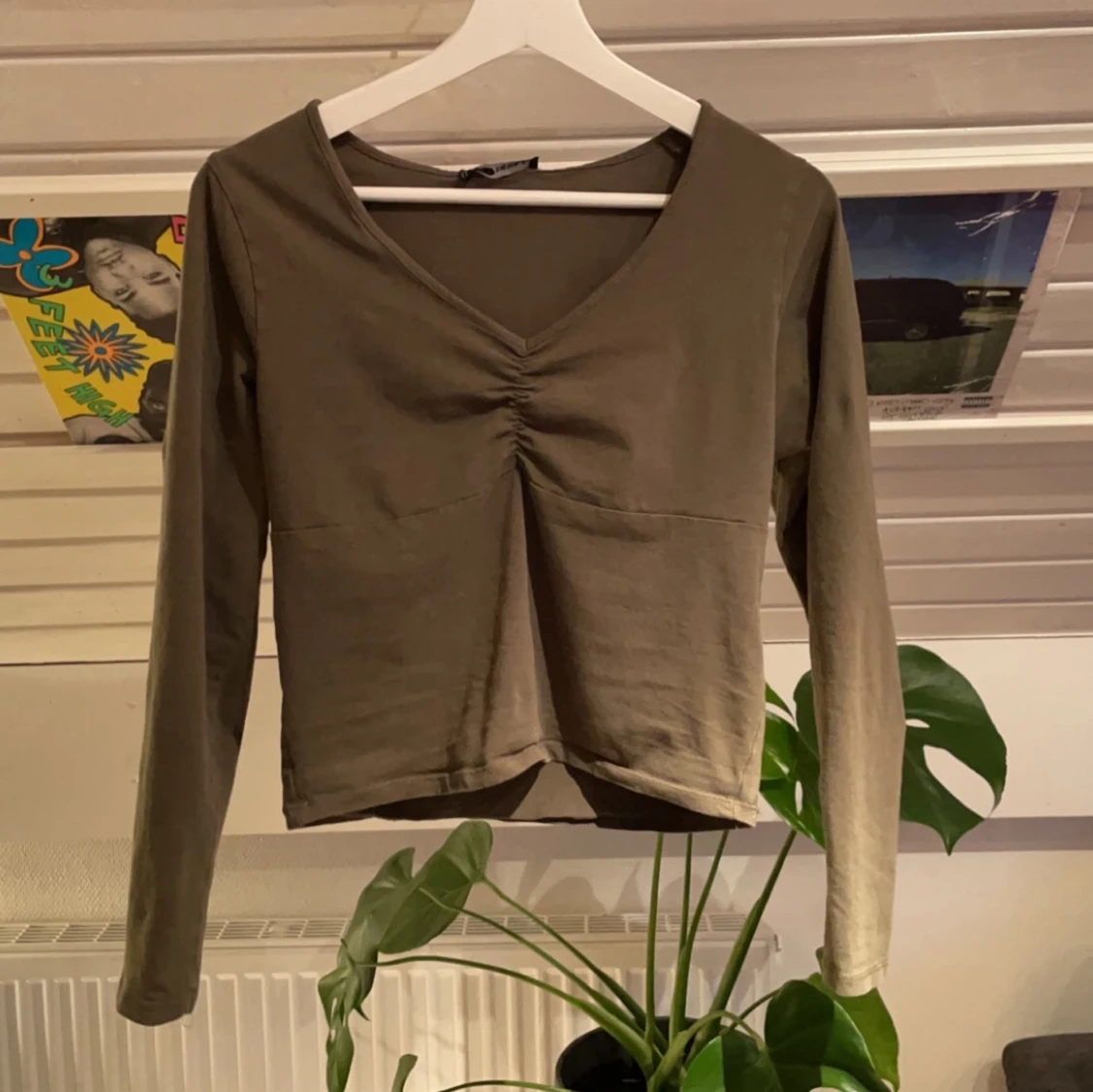 Militärgrön långärmad tröja  - 90