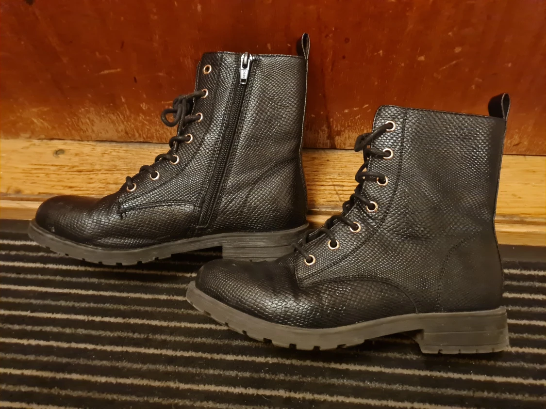 Kängor stl 37 från dinsko - 90