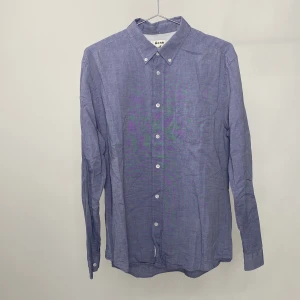 Acne Skjorta - Snygg Acne skjorta - knappt använd