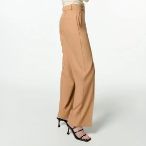 Kostymbyxor  - Kostymbyxor från Zara i storlek XS, knappt använda! Loose fit!