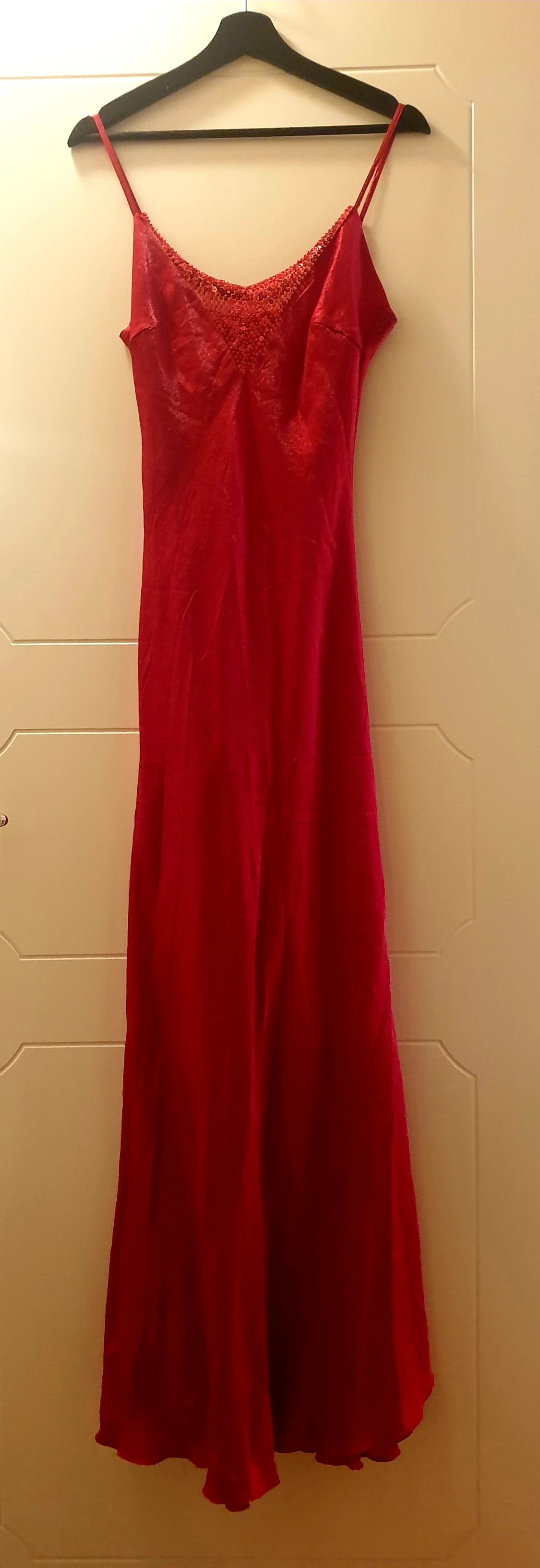 Lång röd klänning  - 90