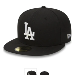 Los Angeles dodgers keps - Köpt i somras, använt en gång. Är i mycket bra skick. 