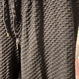 Mjukisbyxor från HM - Enkla mjukisbyxor att ha som slit och släng eller som hemmabyxor 