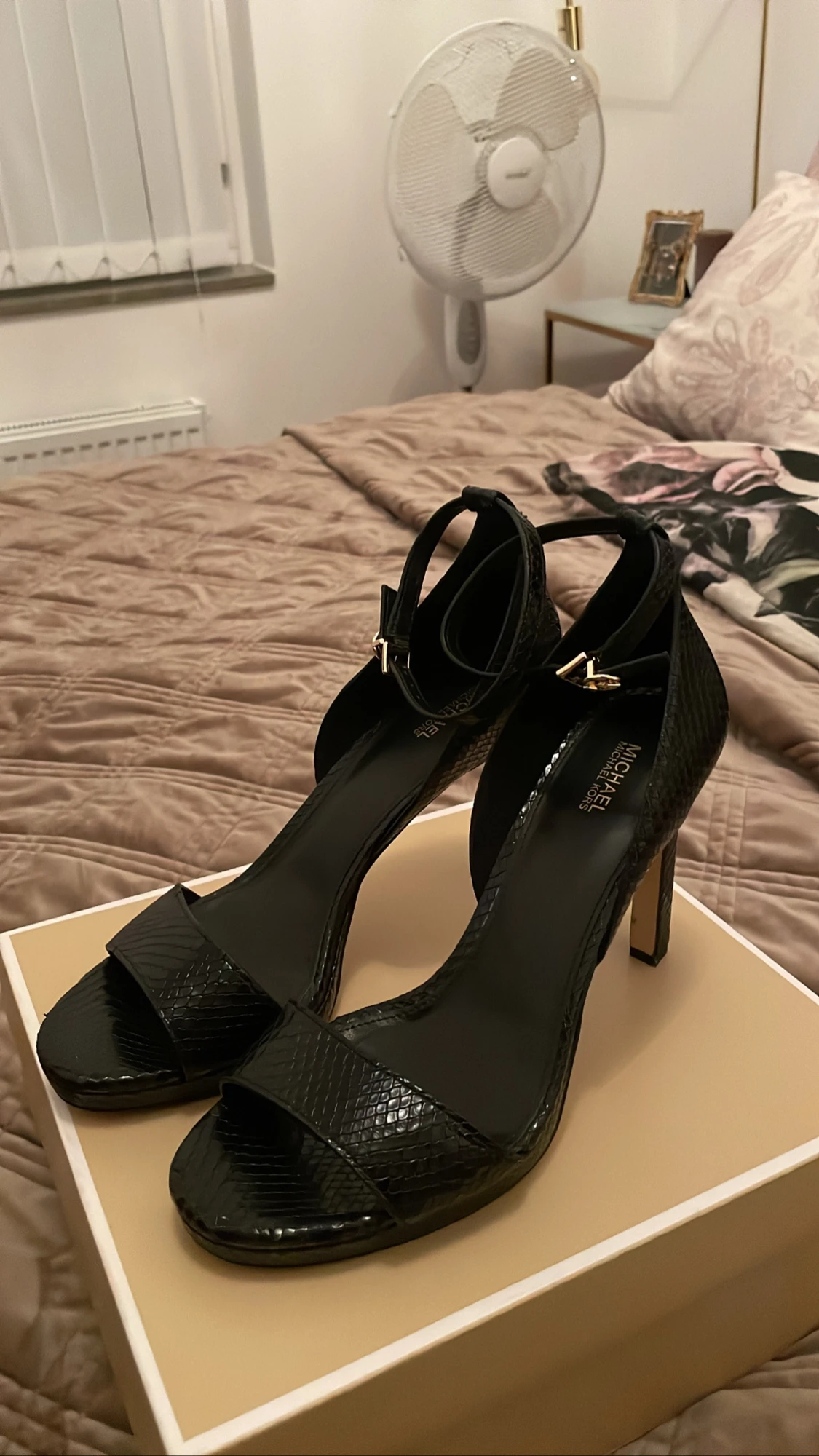 Michael kors klackar  - 90