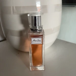 Miss dior absolutely blooming 🌸 - Dior parfym  Ordinarie pris 580 (kicks) 