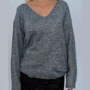 Stickad tröja - Jättemysig grå stickad tröja🤍