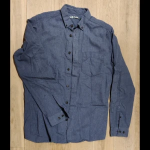 Flannelskjorta från WinWin  - Sparsamt använd flannelskjorta från WinWin.