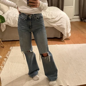 Snygga jeans - Snygga ”Boulevard” blåa jeans från lager i storlek XXS men funkar för XS/S. 