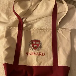 Vintage harvard väska (äkta, köpt av min mamma i Boston i slutet av 90-talet) knappt använd 