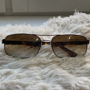 Ray-Ban  - Snygga Ray ban Solglasögon ☀️ Vintage, I fint skick! Skriv om ni har några frågor.
