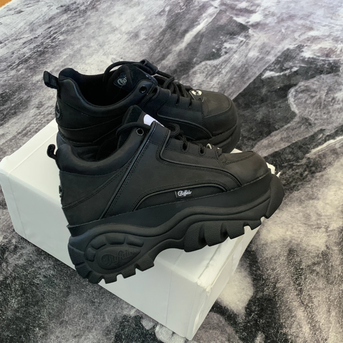 Buffalo Sneakers - 90