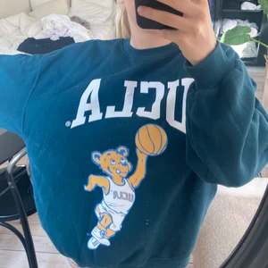 Collegetröja - Cool collegetröja från h&m! I felfritt skick🫶