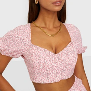 Finaste toppen - Säljer min finaste top❤️ tyvärr är den för liten i bysten och den kommer därav inte till användning så ofta! Den går inte att få tag i längre ❤️🥰