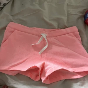 Mjukisshorts - Sparsamt använda, inga synliga slitage. 