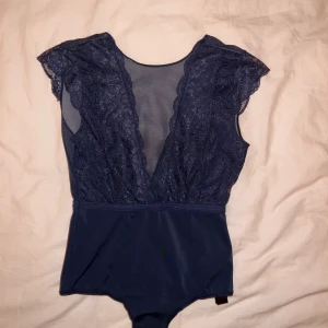 Body ifrån Veromoda - Supersnygg body ifrån Veromoda. Har tyvärr aldrig kommit till använing. Inte ens testad. 