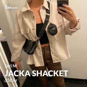Ny jacka shacket - Från shein  Aldrig använd  Strl M passar även S  Kontakta för att köpa 
