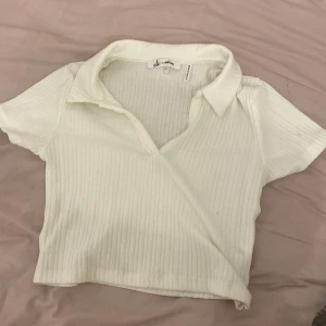 Magtröja - Säljer denna magtröja som jag använt 2 gånger, den kommer inte till användning längre så då är det ju bättre att sälja den:)