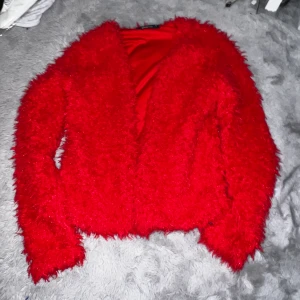 Jacka strl xs - Oanvänd jacka i strl xs, 50kr + frakt 🥰 Obs kollar upp frakt vid köp